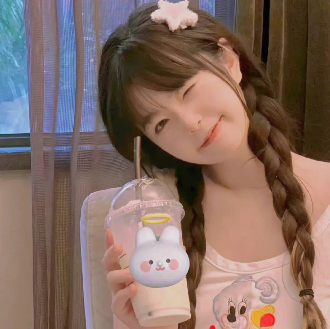 三女性 海报